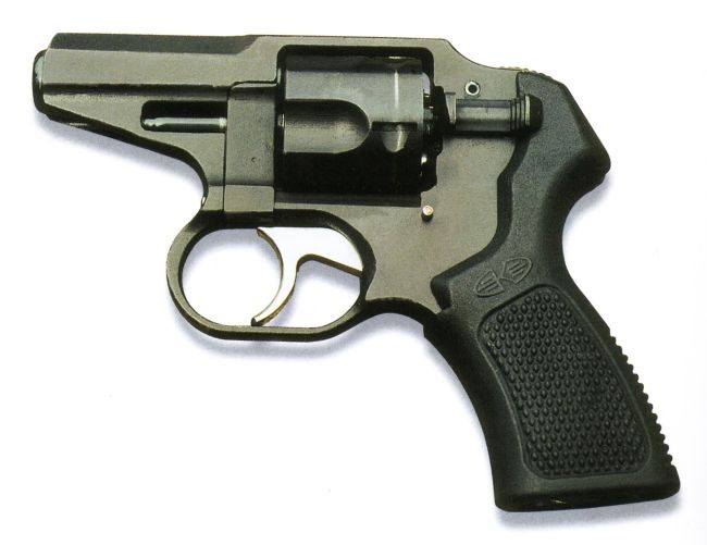 File:R-92 handgun.jpg