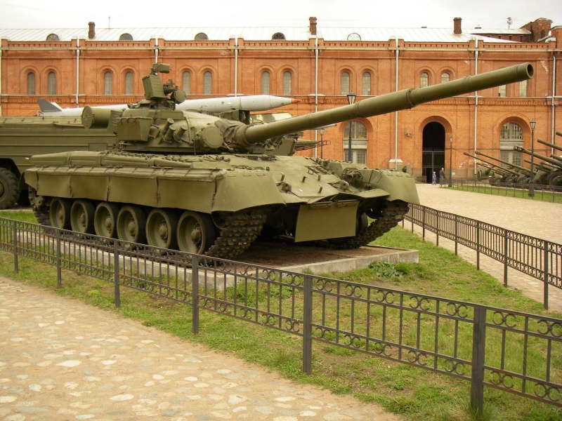 File:T-80 in Saint-Petersburg.jpg