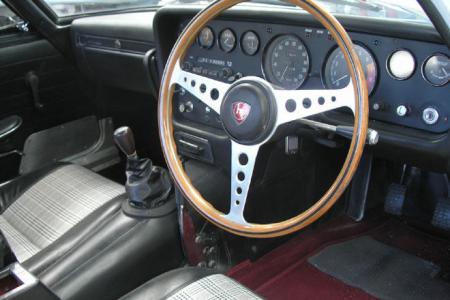 File:Mazda Cosmo 110s interior.jpg